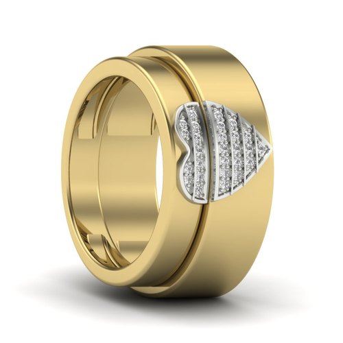 anello in oro con diamanti